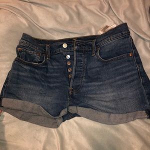 Levi high waisted shorts
